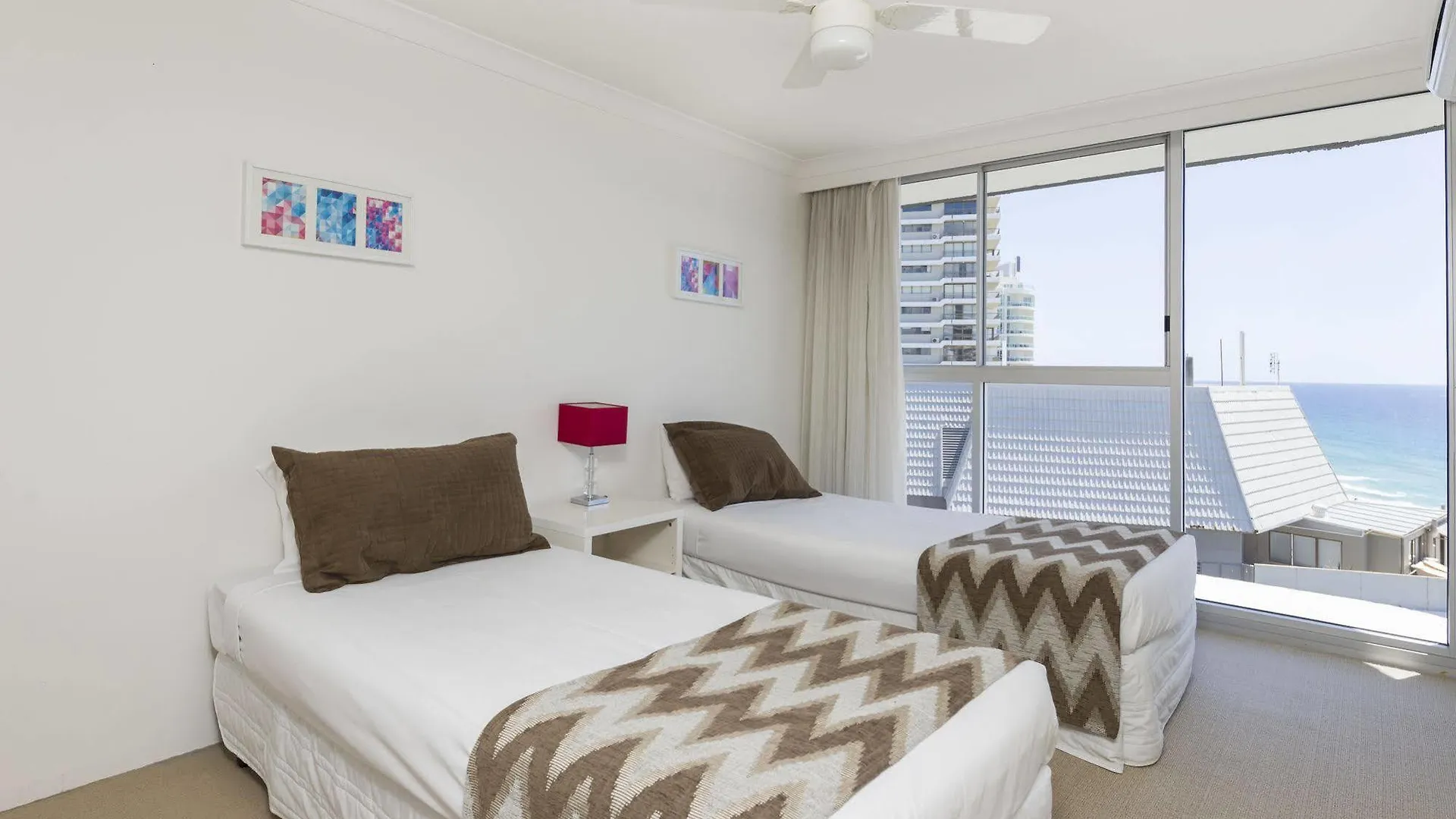 Sunbird Beach Resort Main Beach Gold Coast 4*,  Avustralya