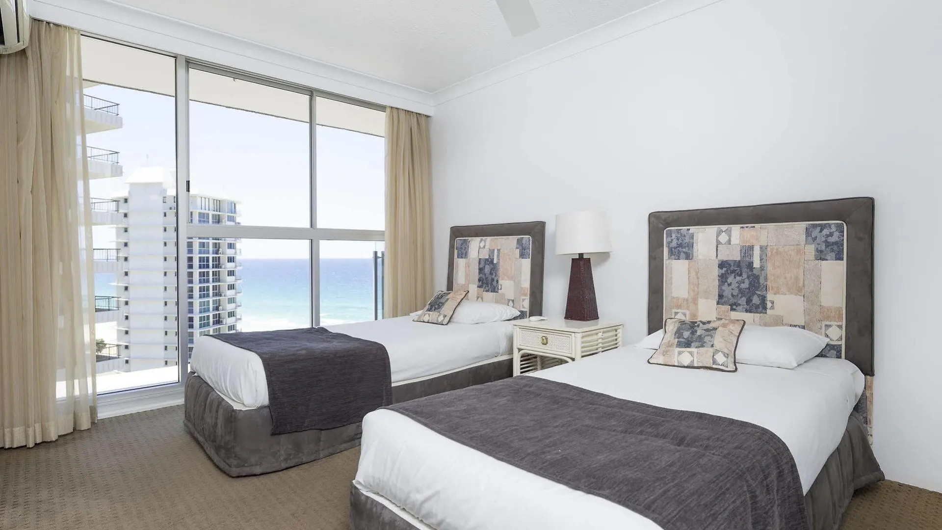 ****  Sunbird Beach Resort Main Beach Gold Coast Australie